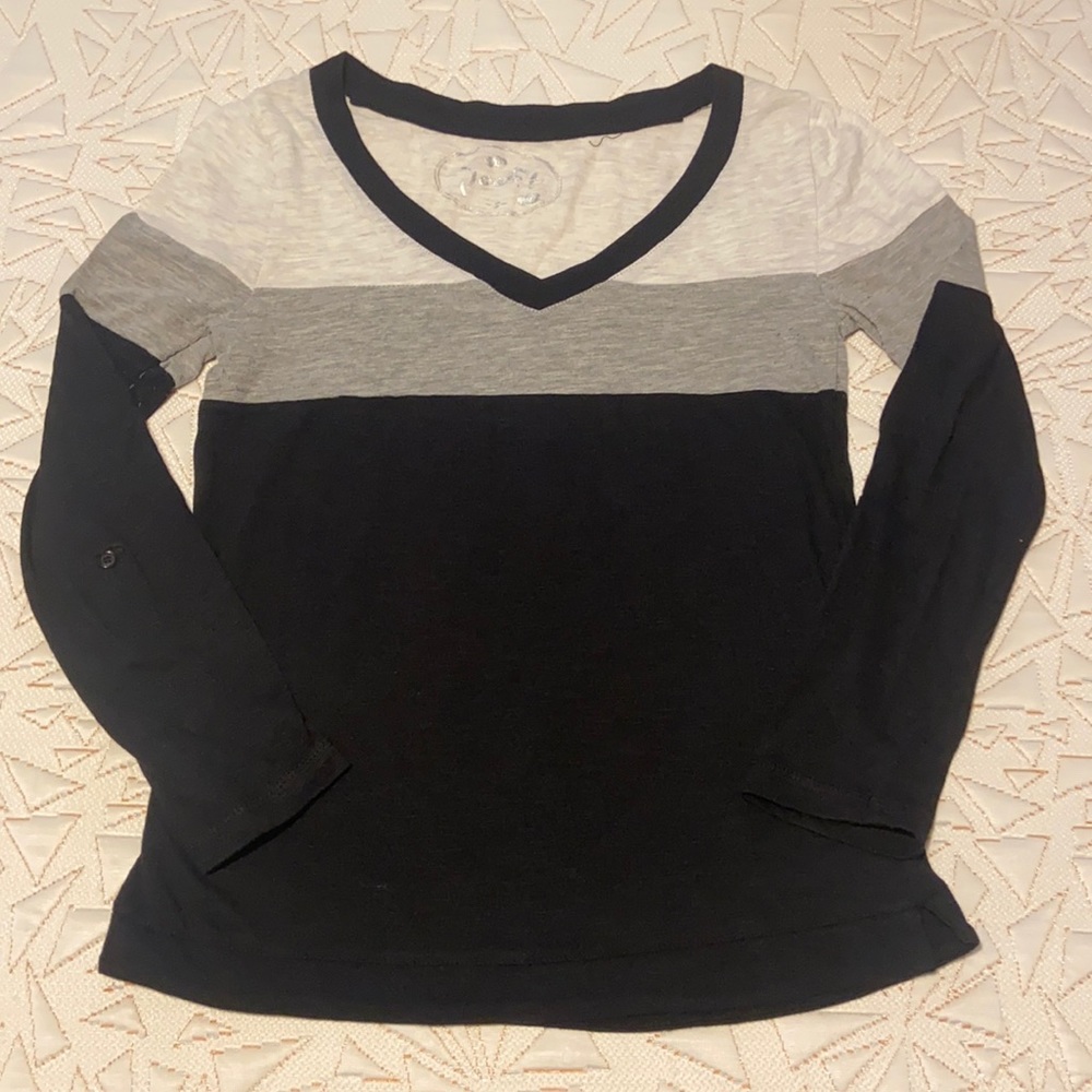Women's Black, Gray, and White V-Neck Top